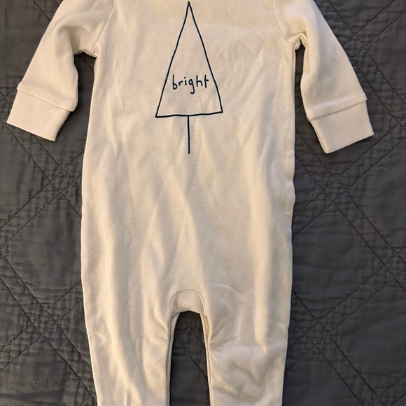 Baby GAP Christmas Tree Bodysuit - Picture 2 of 3